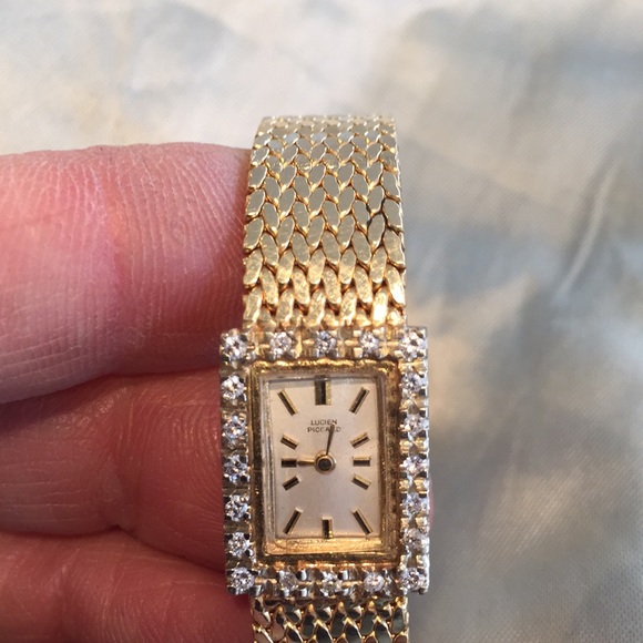 Vintage Lucien Piccard 14k wind up wrist watch - Picture 7 of 7